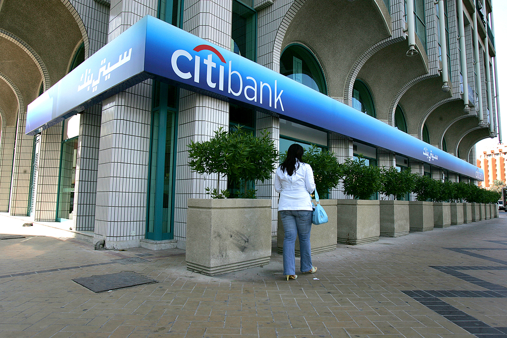 How to register for Citibank Dubai mobile banking app on Android